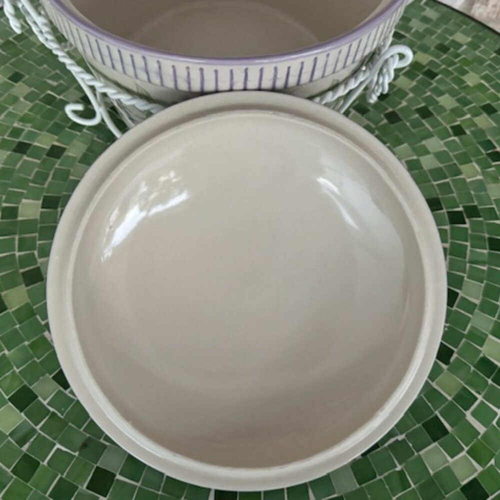 Temptations Ovenware by Tara Morning Glory 2 qt Trivet Wire Basket & Cov… - Picture 3 of 13